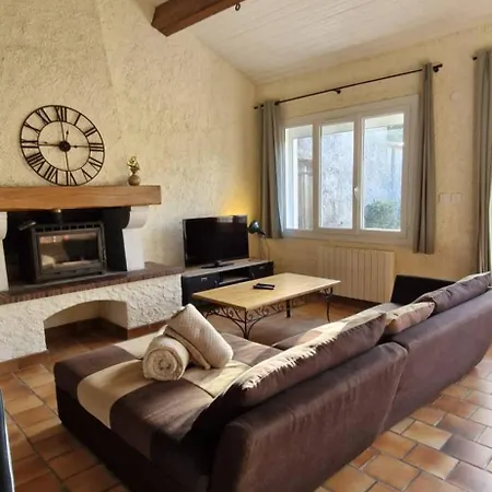 Daire De Charme Renove Avec Jardin Et Parking