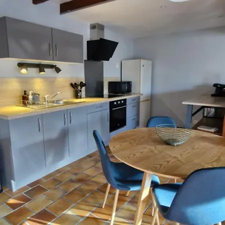 De Charme Renove Avec Jardin Et Parking *