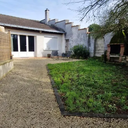 Daire De Charme Renove Avec Jardin Et Parking *
